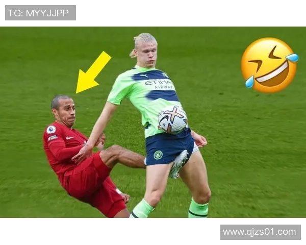 足球明星搞笑踢球瞬间合集让你捧腹大笑的精彩时刻 足球明星搞笑踢球瞬间合集让你捧腹大笑的精彩时刻