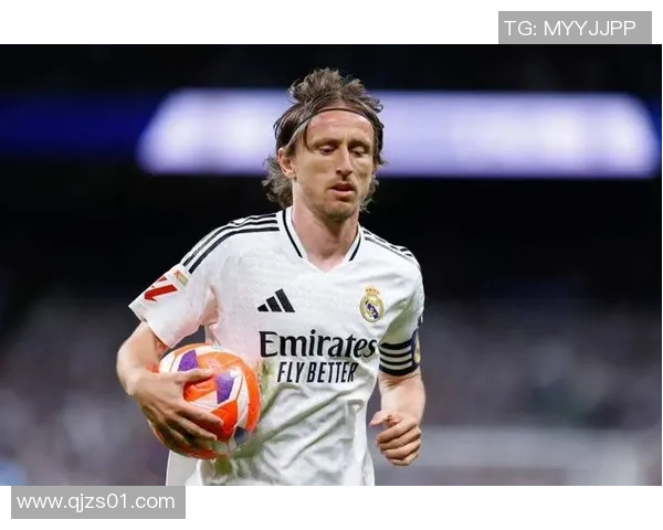 足球明星莫德里奇台历精彩瞬间回顾与球场传奇故事分享 足球明星莫德里奇台历精彩瞬间回顾与球场传奇故事分享