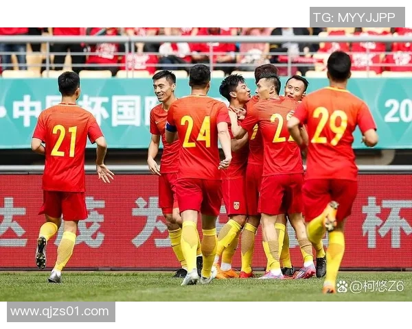 足球明星赛后狂欢舞动激情展现胜利喜悦与团队精神 足球明星赛后狂欢舞动激情展现胜利喜悦与团队精神