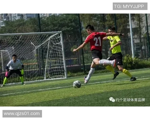 黄磊深度解析足球魅力与技巧分享个人独特心得与经验 黄磊深度解析足球魅力与技巧分享个人独特心得与经验